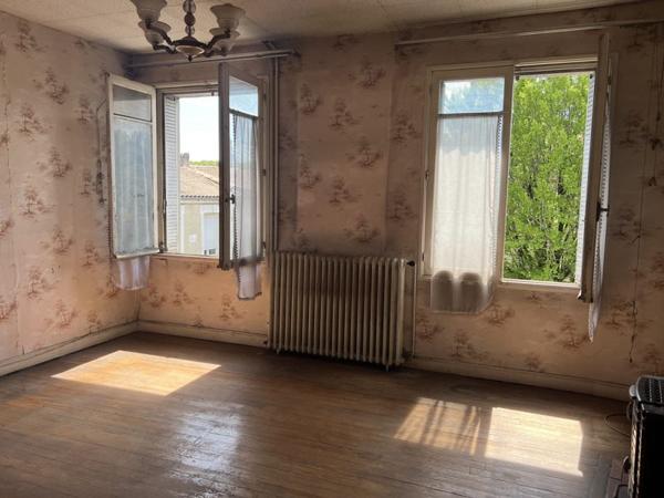 Maison à vendre |  Voeuil-et-Giget |  6 pièces | 142 m²