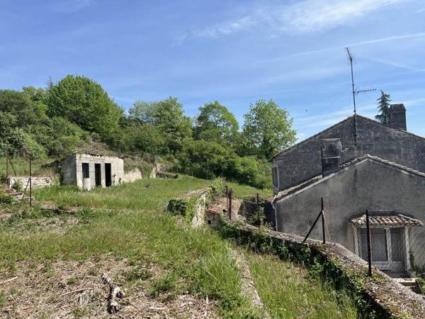 Maison à vendre |  Voeuil-et-Giget |  6 pièces | 142 m²