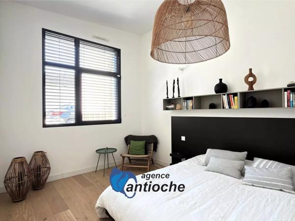 Villa contemporaine de 6 pièces principales – 4 chambres – salle de jeux – piscine – garage – quartier Fétilly