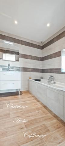 Entre Charolles et Paray le Monial , Maison en pierres de 165 m², avec potentiel de développement, sur terrain de près de 7 000 m²