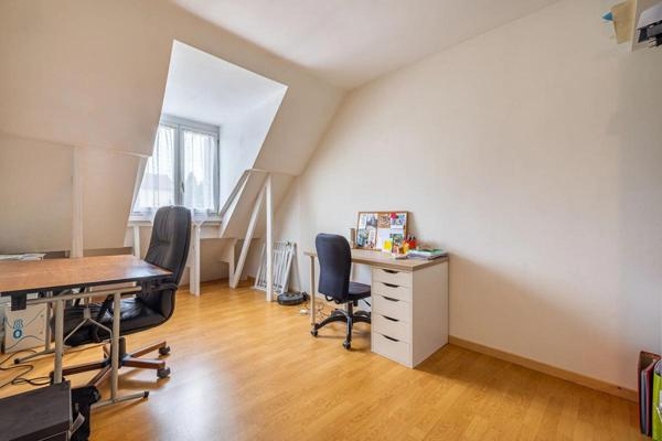 Maison familiale 7 pièces à Briis-sous-Forges de 153 m² avec 5 chambres et dépendance