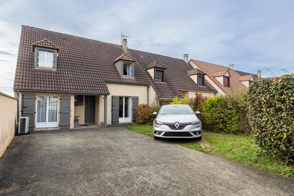 Maison familiale 7 pièces à Briis-sous-Forges de 153 m² avec 5 chambres et dépendance