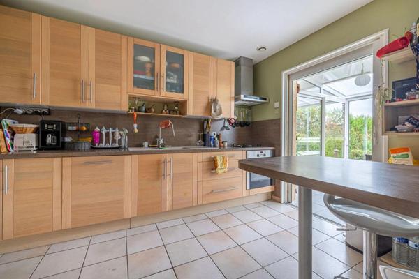 Maison familiale 7 pièces à Briis-sous-Forges de 153 m² avec 5 chambres et dépendance