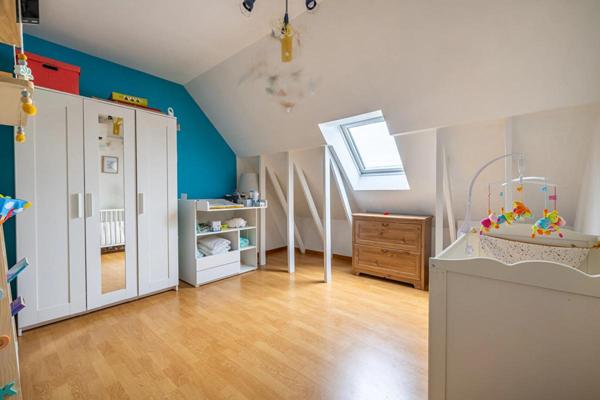 Maison familiale 7 pièces à Briis-sous-Forges de 153 m² avec 5 chambres et dépendance