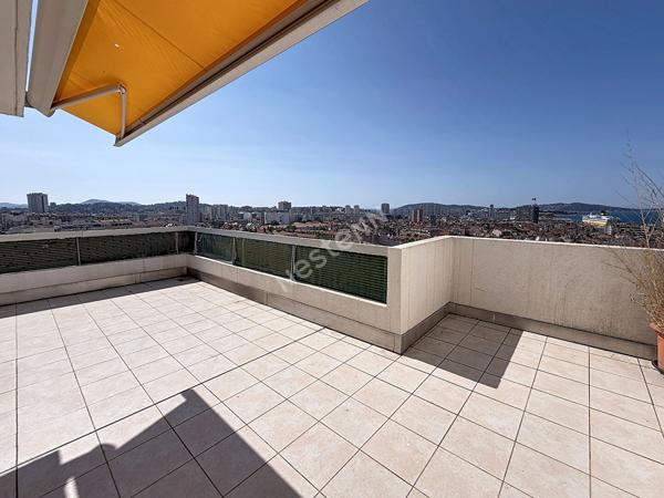 Appartement Toulon 2 pièce(s) 31.44 m2 Toit terrasse 70m² cave