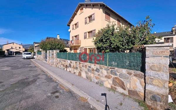 Immeuble à vendre    7 pièces • 315,42 m2 Bourg-Madame