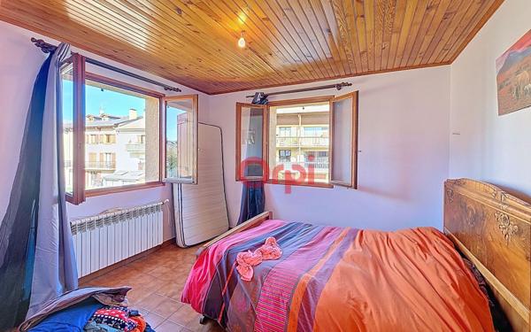 Immeuble à vendre    7 pièces • 315,42 m2 Bourg-Madame
