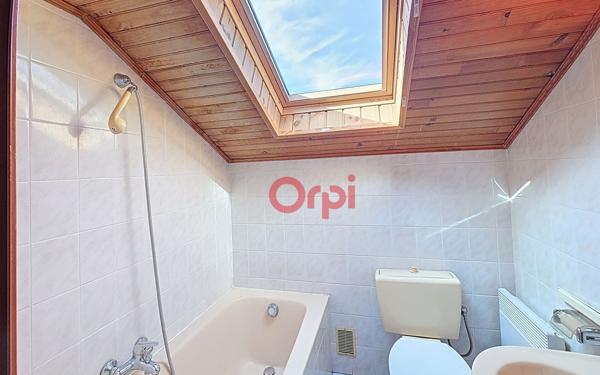 Immeuble à vendre    7 pièces • 315,42 m2 Bourg-Madame