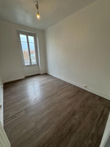SAINT ROCH -  A LOUER - 3 PIECES - AVENUE GIACCOBI 06300 NICE -