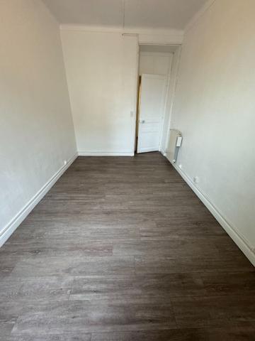 SAINT ROCH -  A LOUER - 3 PIECES - AVENUE GIACCOBI 06300 NICE -