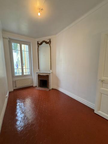 SAINT ROCH -  A LOUER - 3 PIECES - AVENUE GIACCOBI 06300 NICE -