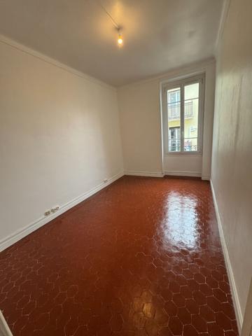 SAINT ROCH -  A LOUER - 3 PIECES - AVENUE GIACCOBI 06300 NICE -