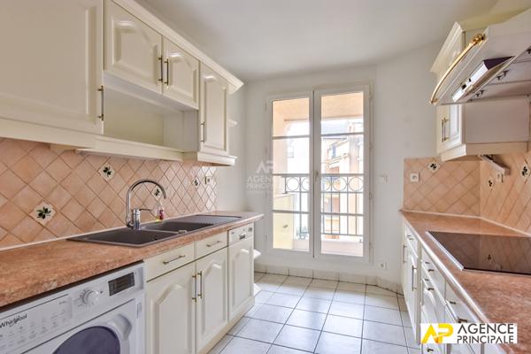 Maisons-laffitte - 5 pièce(s) - 106 m² - hyper centre - face cinéma - ascenseur €699 000 ** - Référence 4467-cpy
