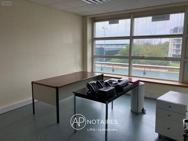 Entrepôt et bureaux à vendre à Cesson-Sévigné en Ille-et-Vilaine (35510), ref : VP077-APNOTAIRES