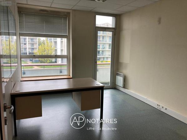 Entrepôt et bureaux à vendre à Cesson-Sévigné en Ille-et-Vilaine (35510), ref : VP077-APNOTAIRES