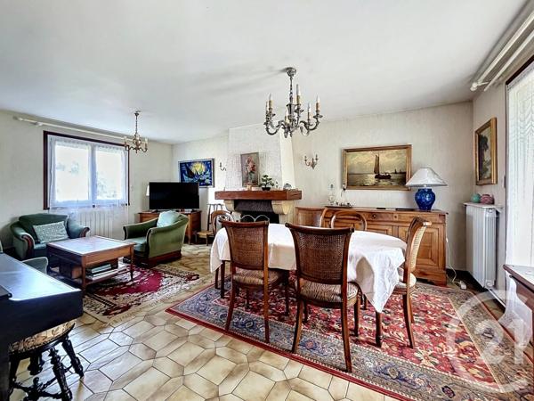 Maison à vendre  7 pièces - 134 m 2   MOZAC  - 63