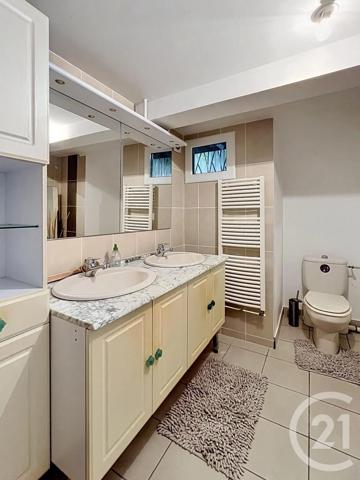Maison à vendre  7 pièces - 134 m 2   MOZAC  - 63