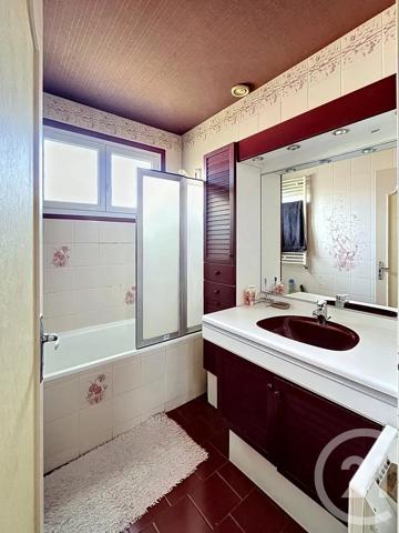 Maison à vendre  7 pièces - 134 m 2   MOZAC  - 63
