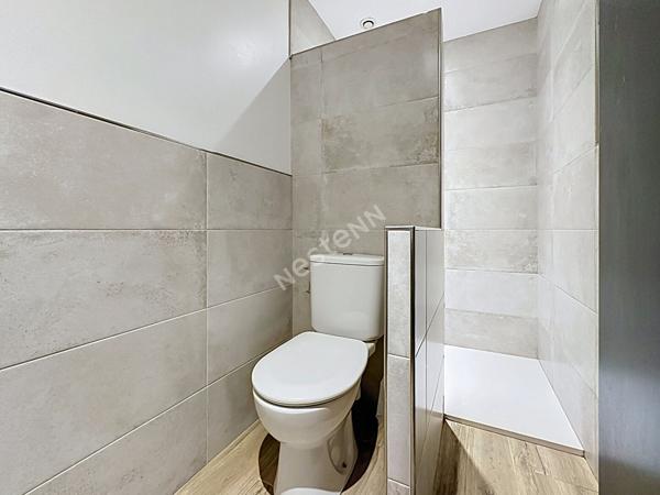 Poitiers centre-ville : charmant appartement T2 de 52 m² avec jardinet privatif, parquet ancien, cave et cuisine équipée : un petit air de campagne en plein coeur de ville !