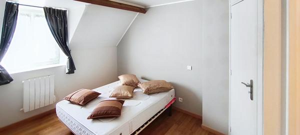 Maison de ville rénovée offrant env 96 m² hab