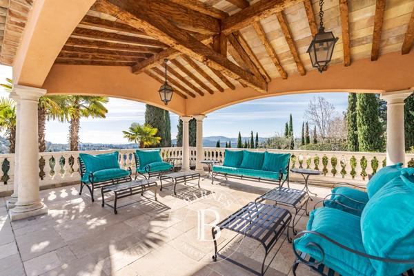 Grasse, Propriété 7 Chambres -  1 100 m² à vendre