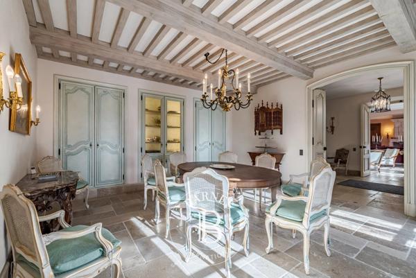 Grasse, Propriété 7 Chambres -  1 100 m² à vendre