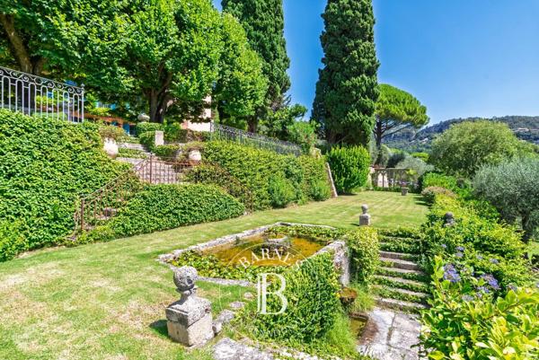 Grasse, Propriété 7 Chambres -  1 100 m² à vendre