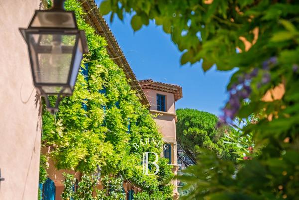 Grasse, Propriété 7 Chambres -  1 100 m² à vendre