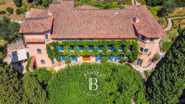Grasse, Propriété 7 Chambres -  1 100 m² à vendre