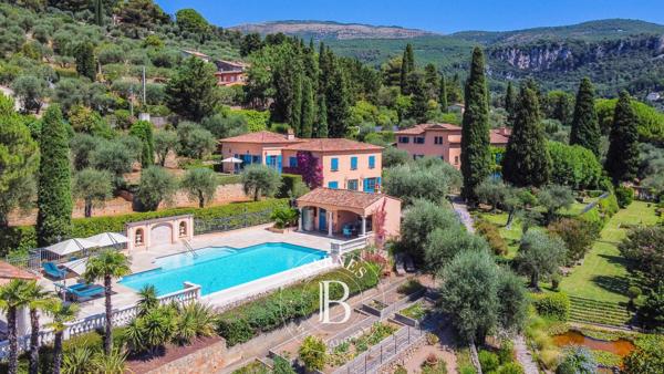 Grasse, Propriété 7 Chambres -  1 100 m² à vendre