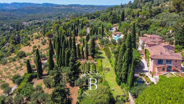 Grasse, Propriété 7 Chambres -  1 100 m² à vendre