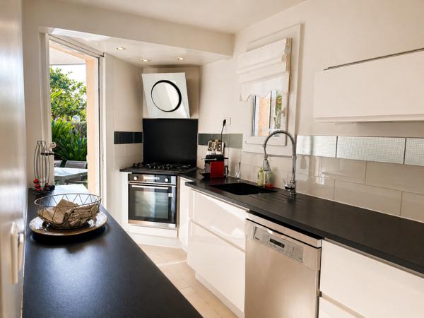 Cogolin (83310) PORT COGOLIN - APPARTEMENT DE STANDING AVEC JARDIN PRIVATIF