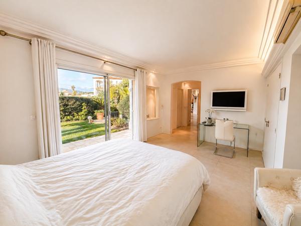 Cogolin (83310) PORT COGOLIN - APPARTEMENT DE STANDING AVEC JARDIN PRIVATIF