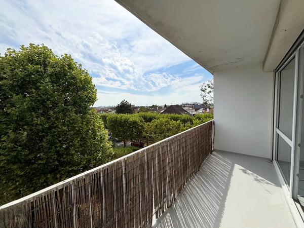 Charmant studio avec balcon - SAINT MAUR DES FOSSES