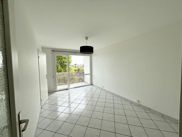 Charmant studio avec balcon - SAINT MAUR DES FOSSES