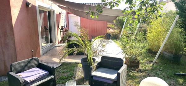 Villa T4 98 m2 sur 584 m2 de terrain avec garage et piscine