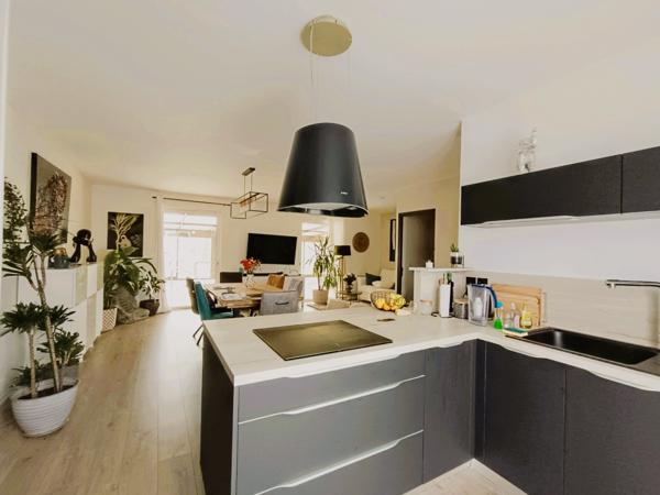 Maison  6 pièce(s)  4 chambre(s)  127.4 m²