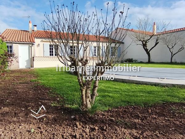 Saintes (17100) Maison de plain-pied avec piscine