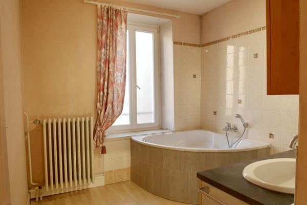 MAISON DE VILLE AVEC TERRASSE 103 000 €