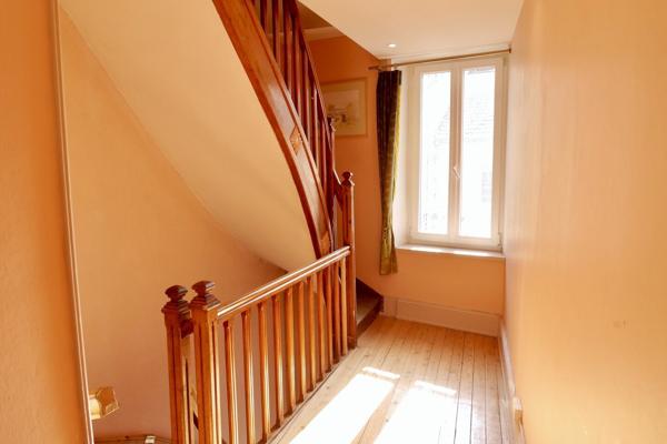 MAISON DE VILLE AVEC TERRASSE 103 000 €