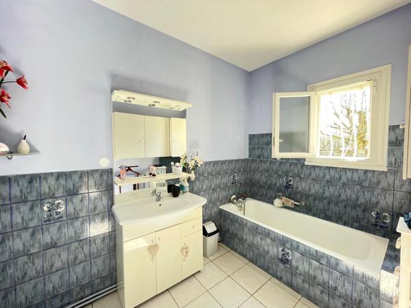 Maison 2 chambres, jardin avec piscine