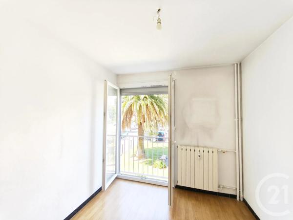 Appartement F4 à vendre  4 pièces - 79,69 m 2   LA GARDE  - 83
