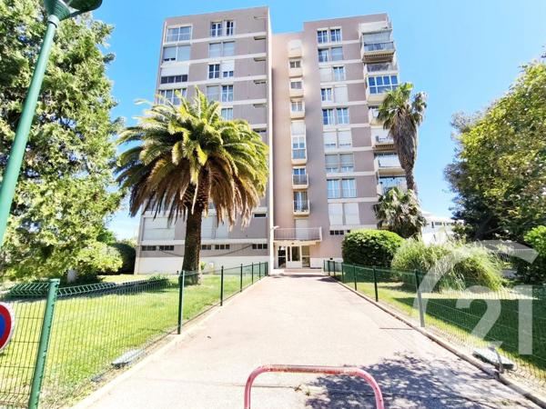 Appartement F4 à vendre  4 pièces - 79,69 m 2   LA GARDE  - 83