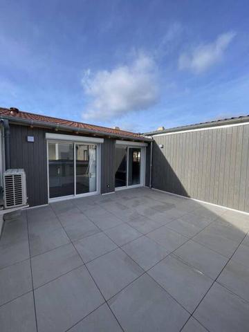 REF 12107 - F4 ENTIEREMENT REFAIT A NEUF AVEC TERRASSE