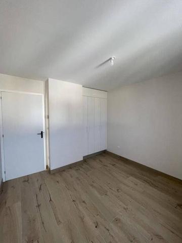 REF 12107 - F4 ENTIEREMENT REFAIT A NEUF AVEC TERRASSE