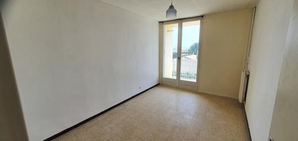 Pertuis (84120) T4 avec vue et parking