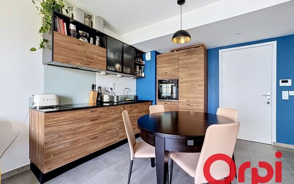 Appartement à vendre    3 pièces • 61,90 m2 Pierre-Bénite