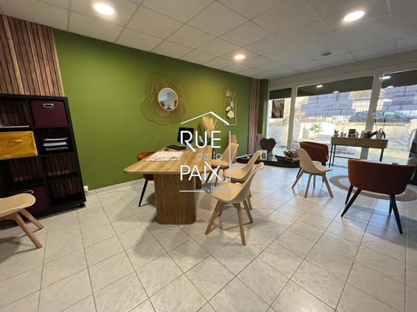 86270 LA ROCHE POSAY Immeuble La Roche Posay 2 appartements 1 local commercial