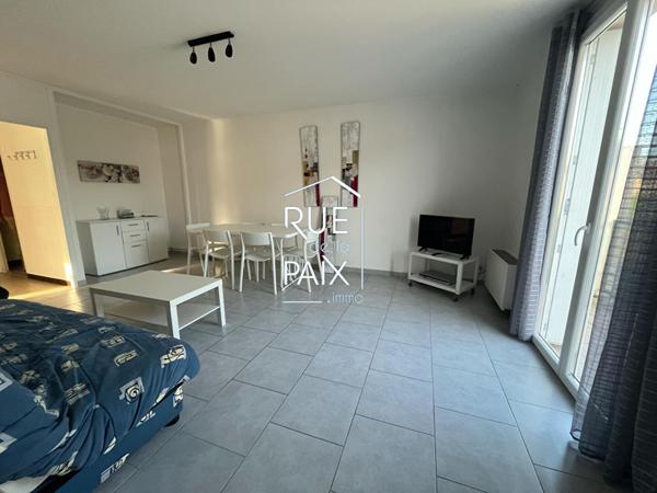 86270 LA ROCHE POSAY Immeuble La Roche Posay 2 appartements 1 local commercial