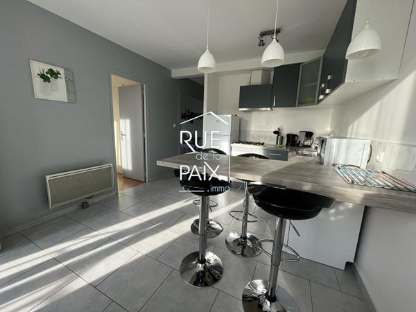 86270 LA ROCHE POSAY Immeuble La Roche Posay 2 appartements 1 local commercial